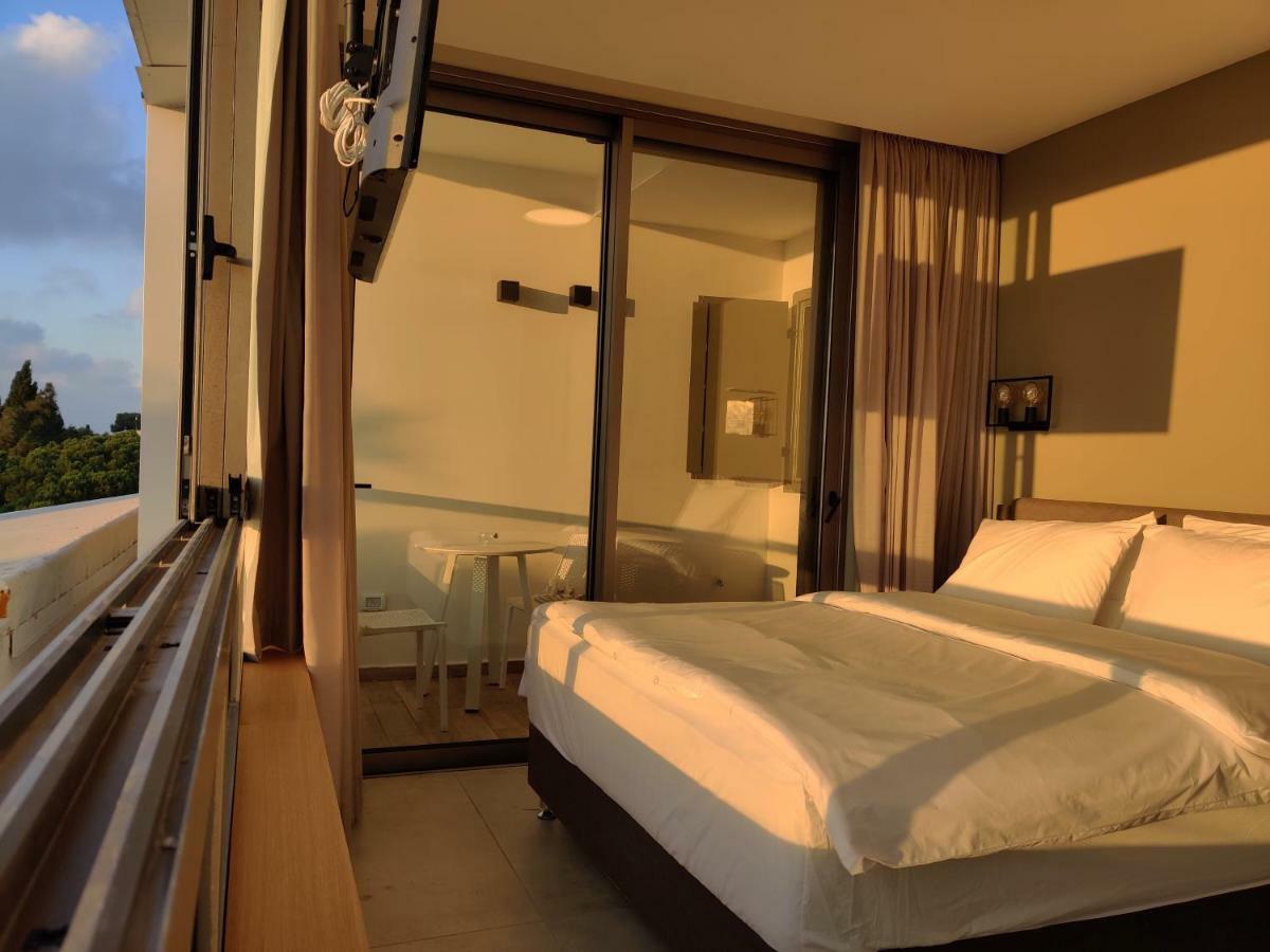 Luxury Suites By Notaly Ariel 하이파 객실 사진